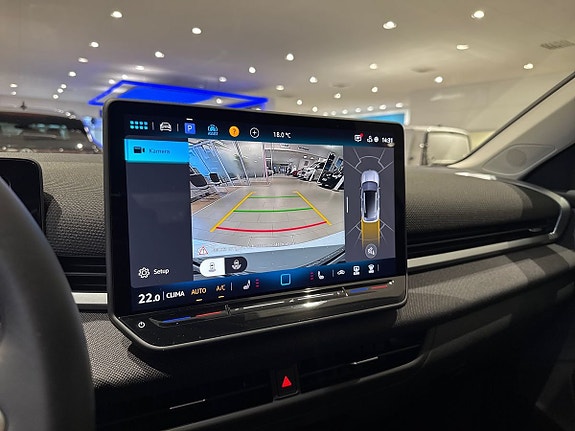 Volkswagen T-Roc 18 of 23