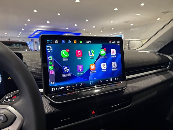 Volkswagen T-Roc 19 of 23