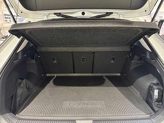 Volkswagen T-Roc 15 of 23