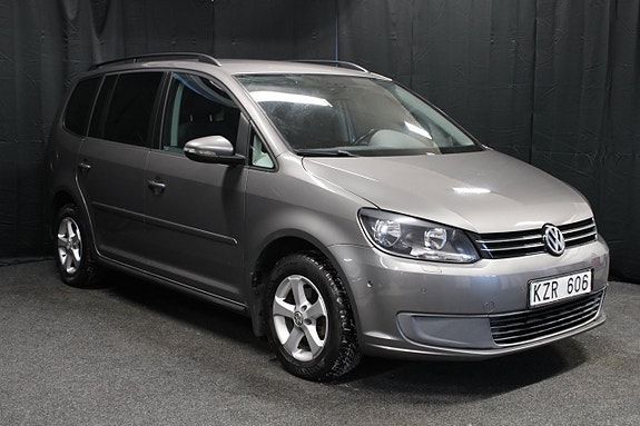 Volkswagen Touran 2 of 5