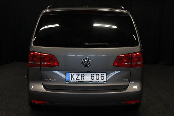 Volkswagen Touran 5 of 5