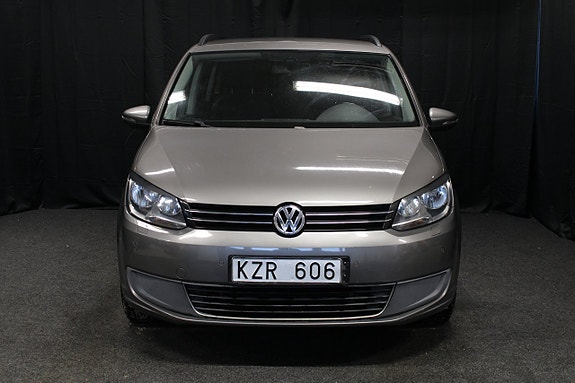 Volkswagen Touran 3 of 5