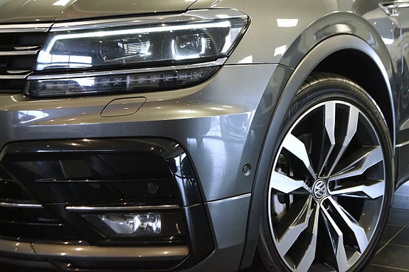 Volkswagen Tiguan 2 of 5