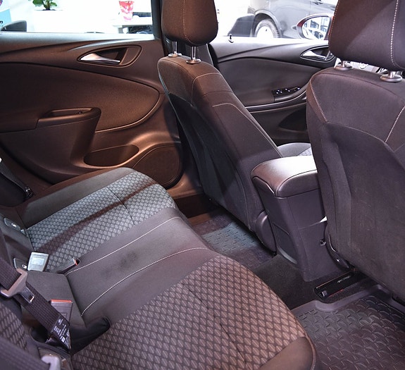 Opel Astra 14 of 17