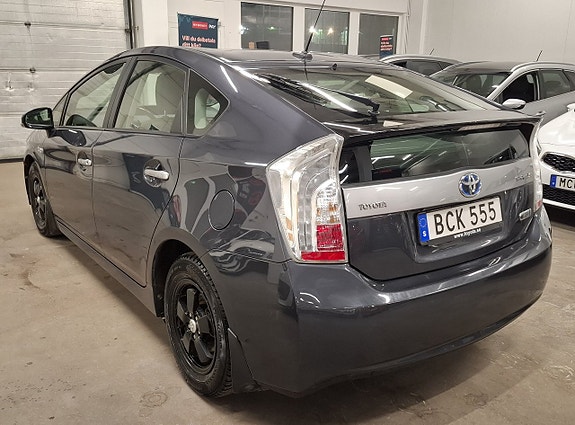 Toyota Prius Plug-in Hybrid 5 of 23
