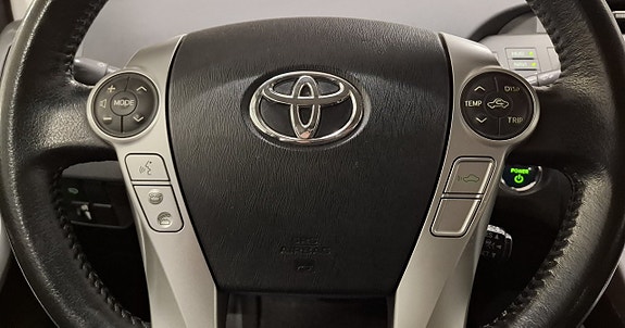 Toyota Prius Plug-in Hybrid 23 of 23