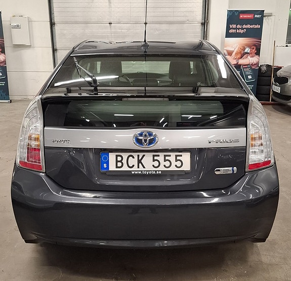 Toyota Prius Plug-in Hybrid 9 of 23
