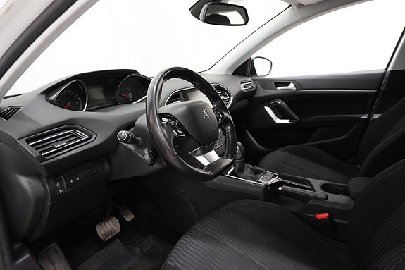 Peugeot 308 9 of 15