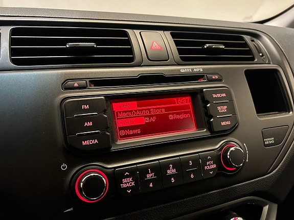 Kia Rio 17 of 23
