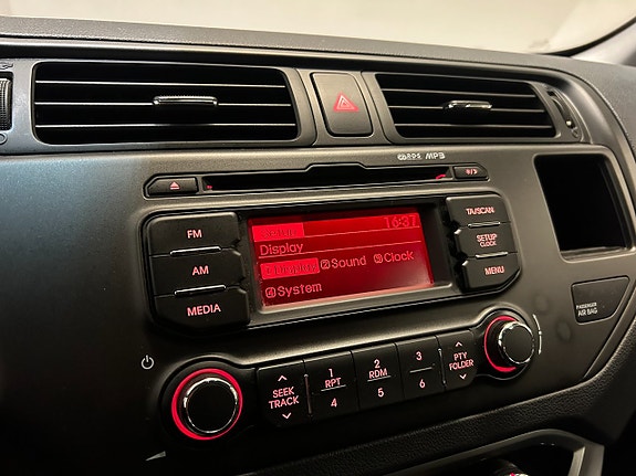Kia Rio 18 of 23