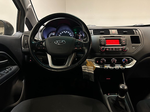 Kia Rio 11 of 23