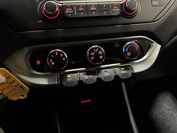 Kia Rio 19 of 23