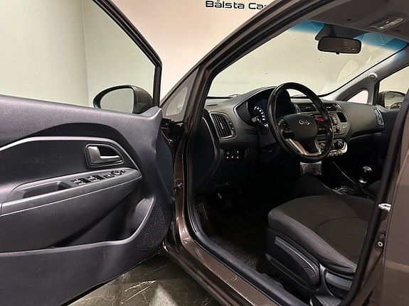 Kia Rio 12 of 23
