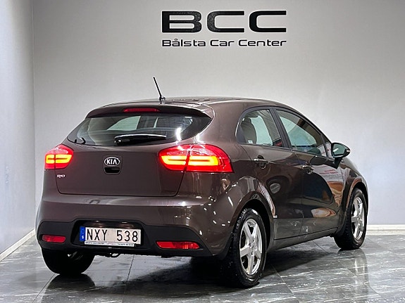 Kia Rio 8 of 23