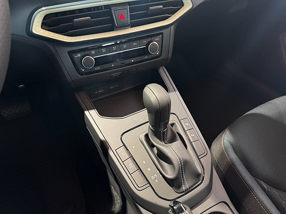 Seat Arona 15 of 16