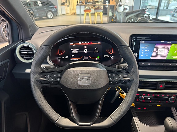 Seat Arona 9 of 16