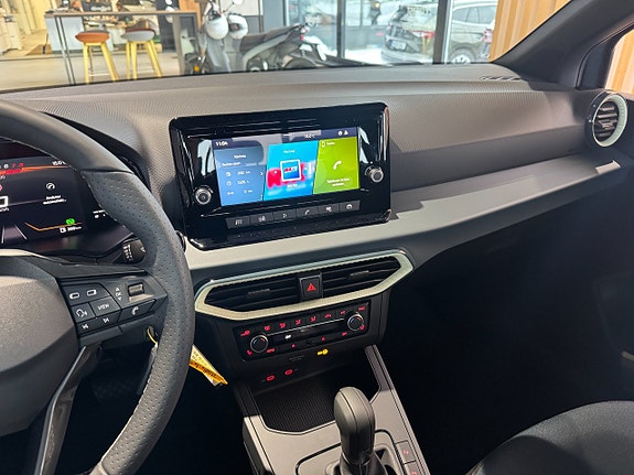 Seat Arona 11 of 16