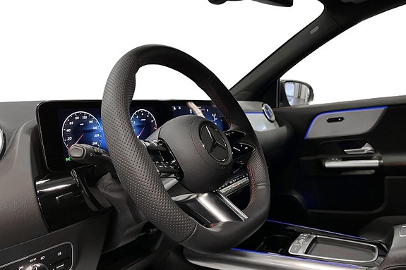 Mercedes-Benz GLA250 e 7 of 16
