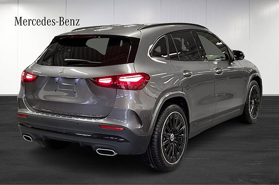 Mercedes-Benz GLA250 e 4 of 16