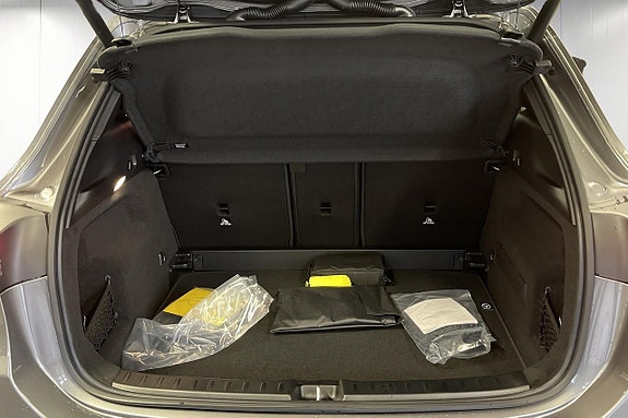 Mercedes-Benz GLA250 e 13 of 16