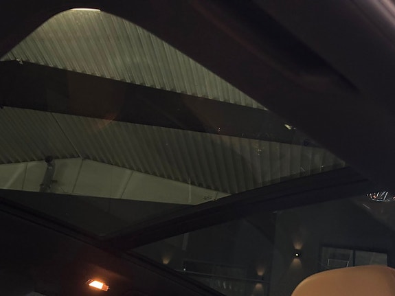 Porsche Cayenne 20 of 26