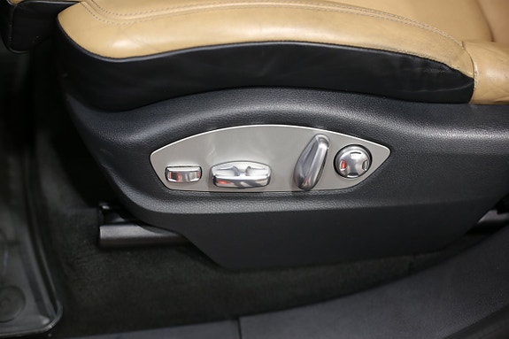Porsche Cayenne 12 of 26