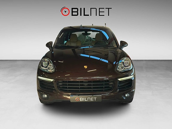 Porsche Cayenne 5 of 5
