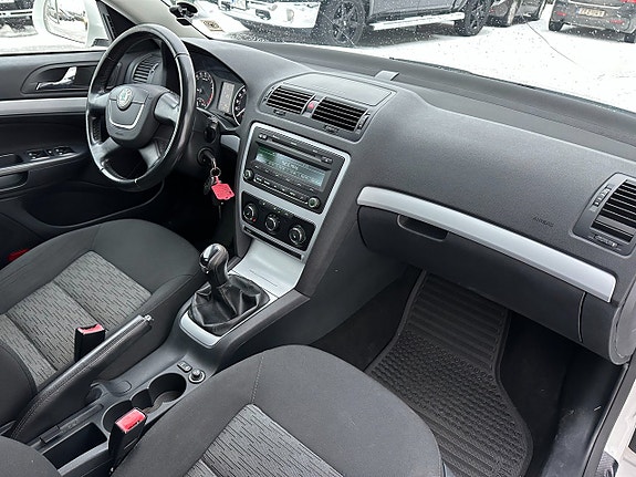 Skoda Octavia 8 of 16