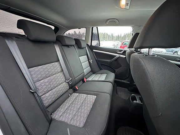 Skoda Octavia 14 of 16