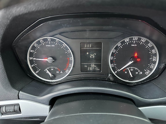 Skoda Octavia 6 of 16