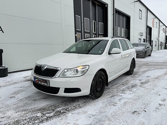 Skoda Octavia 2 of 5