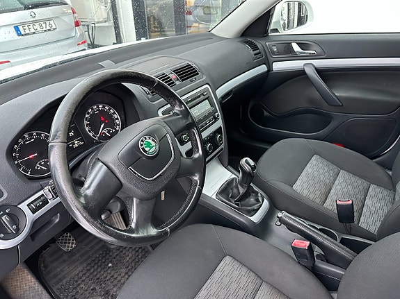 Skoda Octavia 10 of 16