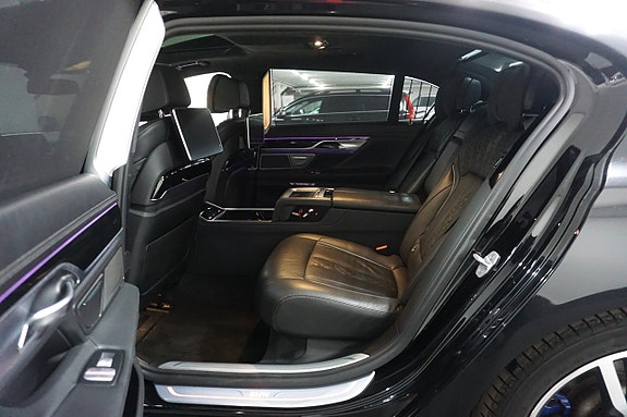 BMW 750Ld 7 of 27