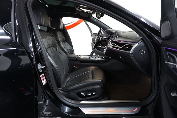BMW 750Ld 10 of 27
