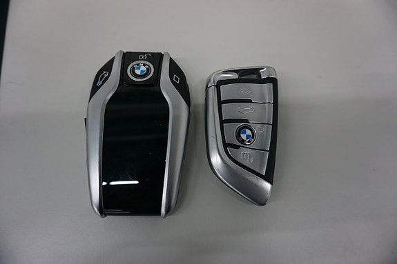 BMW 750Ld 15 of 27