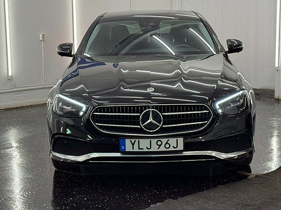 Mercedes-Benz E220 d 2 of 5