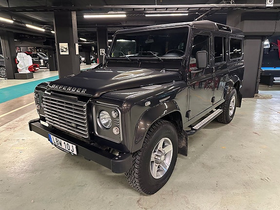 Land Rover Defender 110