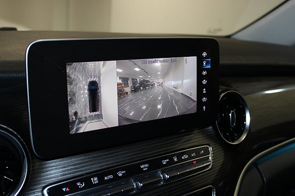 Mercedes-Benz V250 d 14 of 16
