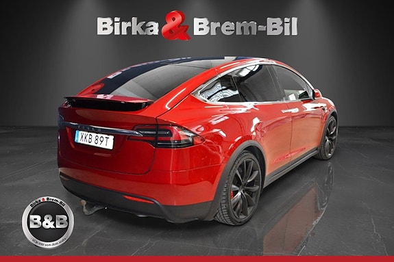 Tesla Model X 9 of 16