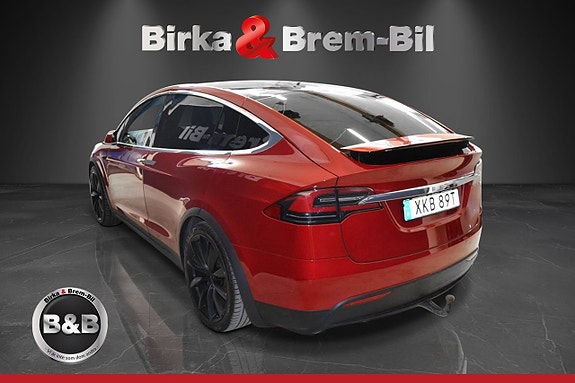 Tesla Model X 11 of 16