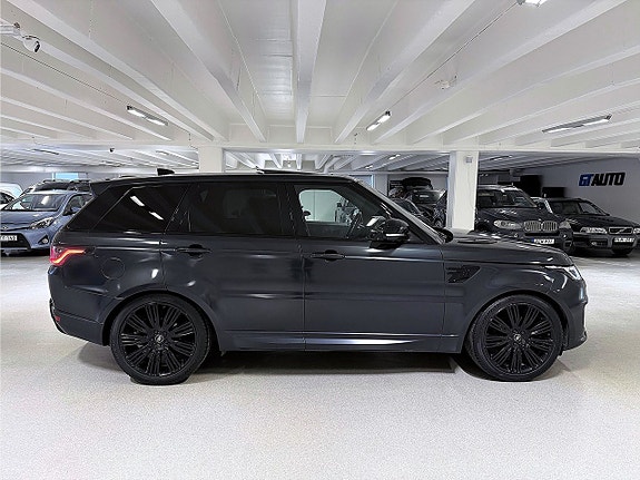 Land Rover Range Rover Sport 4 of 5