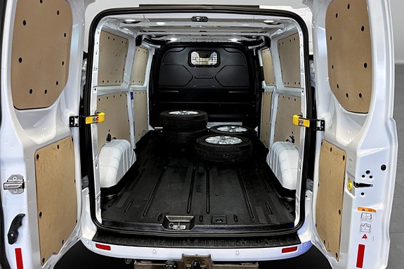 Ford Transit Custom 13 of 14