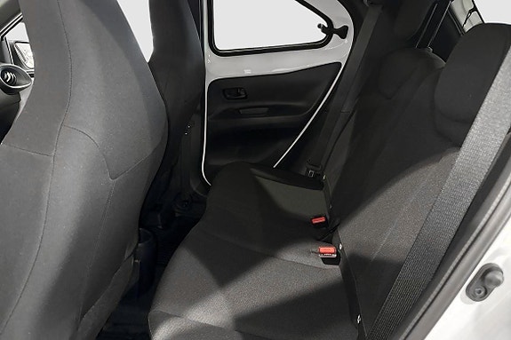 Toyota Aygo X 8 of 11