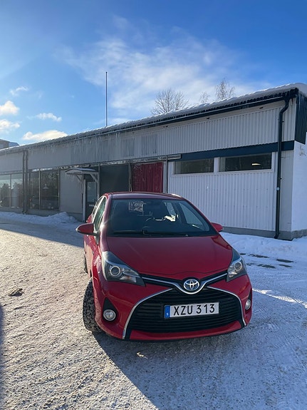 Toyota Yaris 17 of 17