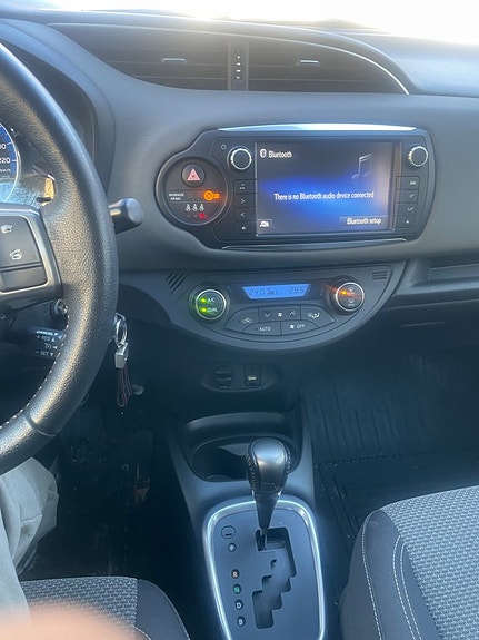 Toyota Yaris 4 of 5