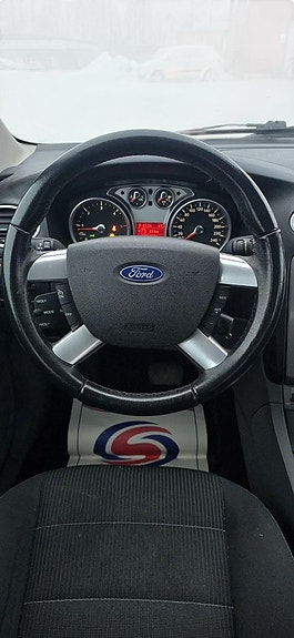 Ford Focus 9 of 15