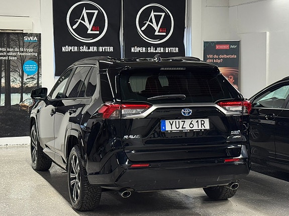 Toyota RAV4 6 of 27
