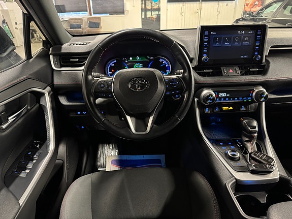 Toyota RAV4 11 of 27