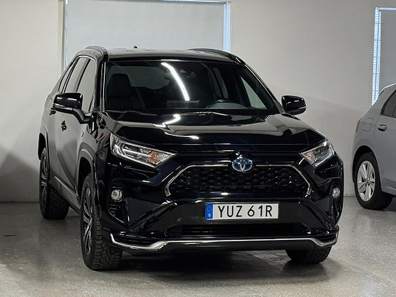 Toyota RAV4 3 of 27