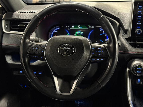 Toyota RAV4 12 of 27